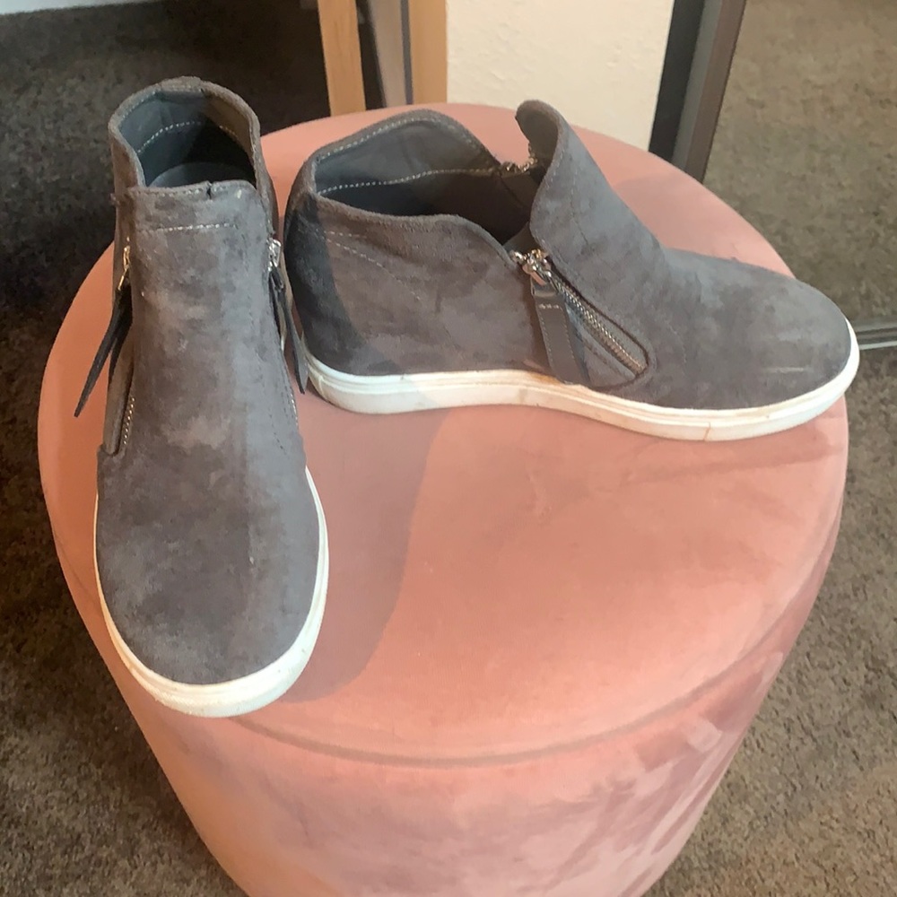 Wedge sneakers